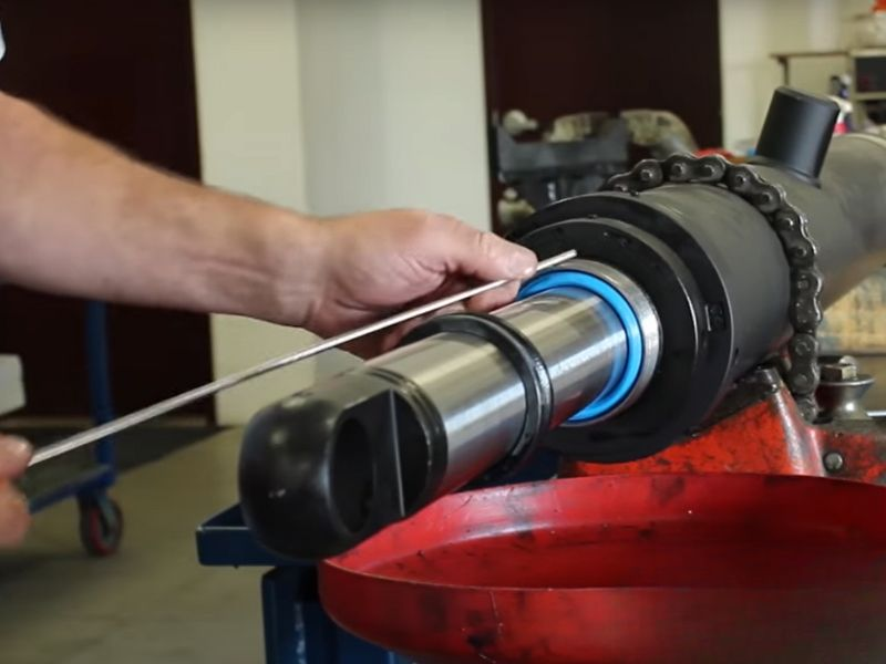 Wie man einen teleskopischen Hydraulikzylinder wieder aufbaut